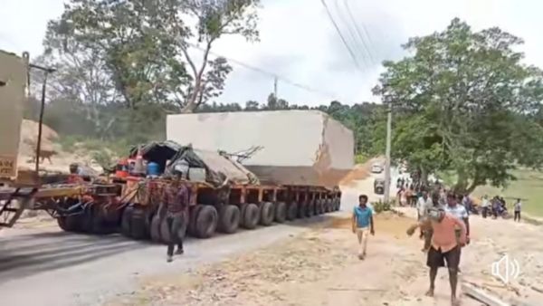 ಬಾಳೆಹೊನ್ನೂರು: ರೇಣುಕಾಚಾರ್ಯರ ಮೂರ್ತಿ ನಿರ್ಮಾಣಕ್ಕೆ ಬಂತು 250 ಟನ್ ತೂಕದ ಬೃಹತ್ ಕಲ್ಲು