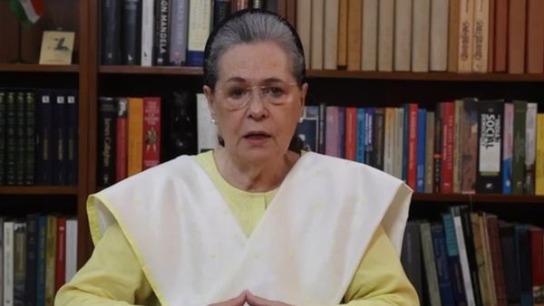 ಮಣಿಪುರದಲ್ಲಿ ಮಹಾ ಮಾನವ ದುರಂತ: ಶಾಂತಿಗಾಗಿ ಮನವಿ ಮಾಡಿದ ಸೋನಿಯಾ ಗಾಂಧಿ