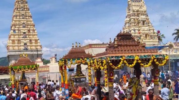 ತುಂಬಿ ತುಳುಕಿದ ಶಕ್ತಿ ಯೋಜನೆ ಬಸ್‌ಗಳು: ದೇವಸ್ಥಾನದ ಹುಂಡಿಯೂ ಭರ್ತಿ