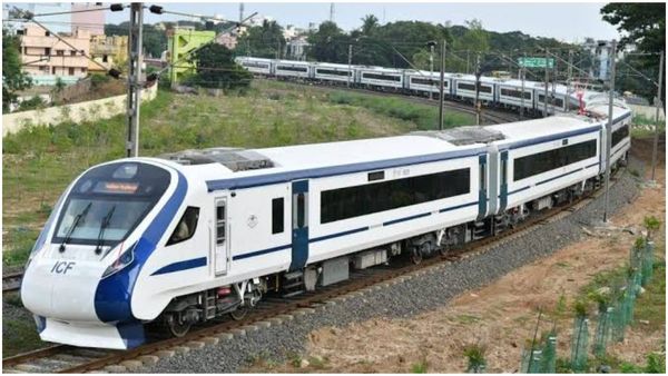  Vande Bharat Express: ಮೊದಲ ದಿನ ಹೊರಡುವ ಸಮಯ: ಯಾವ ನಿಲ್ದಾಣಕ್ಕೆ ಎಷ್ಟು ಗಂಟೆಗೆ ಆಗಮನ ತಿಳಿಯಿರಿ