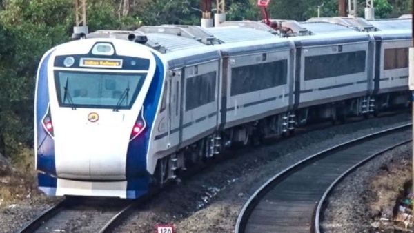  Vande Bharat Express: ಕೆಲವೇ ಕ್ಷಣಗಳಲ್ಲಿ ಬೆಂಗಳೂರು-ಧಾರವಾಡ ವಂದೇ ಭಾರತ್‌ ರೈಲಿಗೆ ಚಾಲನೆ, ಇಲ್ಲಿದೆ ಮಾರ್ಗಗಳ ವಿವರ