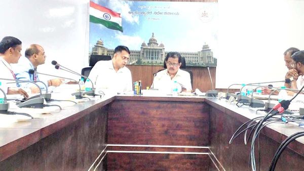 ಸಹಾಯವಾಣಿ ಕಂಪೆನಿಗೆ ತಿಂಗಳಿಗೆ 4 ಲಕ್ಷ ವೇತನ ಪಾವತಿ: ತನಿಖೆಗೆ ಆದೇಶಿಸಿದ ಸಚಿವ ಜಮೀರ್‌