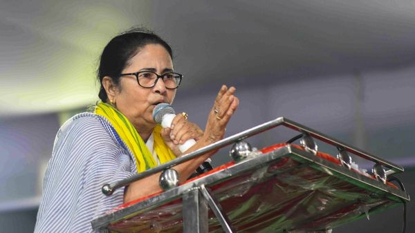 ಪಶ್ಚಿಮ ಬಂಗಾಳದಲ್ಲಿ ಚುನಾವಣಾ ಹಿಂಸಾಚಾರದಲ್ಲಿ 45 ಮಂದಿ ಬಲಿ, ಮಮತಾ ಬ್ಯಾನರ್ಜಿ ನಿರ್ದಯಿ ಎಂದ ಬಿಜೆಪಿ