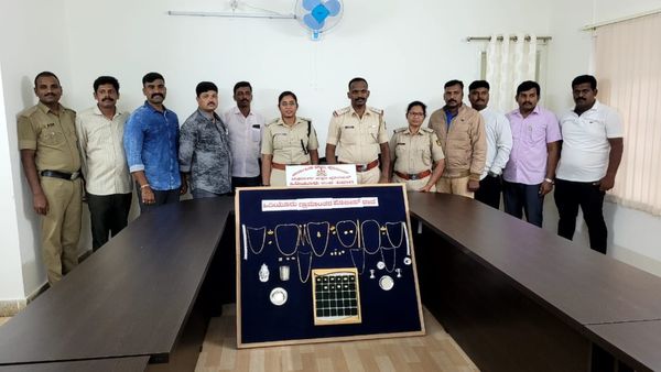 ಹಿರಿಯೂರು ಪೊಲೀಸರ ಕಾರ್ಯಾಚರಣೆ: ಕಳ್ಳರ ಬಂಧನ, 12ಲಕ್ಷ ರೂ ಮೌಲ್ಯದ ಆಭರಣ ವಶ