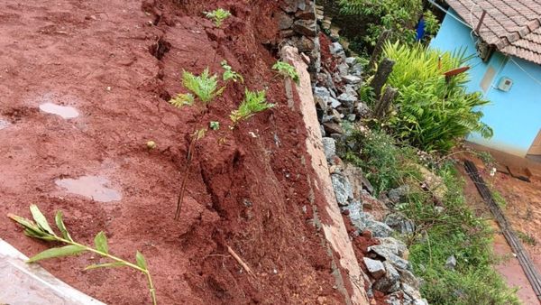ಕಾಫಿನಾಡಿನಲ್ಲಿ ಜೋರಾದ ಮಳೆಯ ಆರ್ಭಟ: ಶೃಂಗೇರಿಯಲ್ಲಿ ಭೂಕುಸಿತ