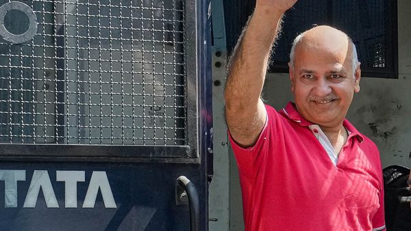 ದೆಹಲಿ ಅಬಕಾರಿ ಪ್ರಕರಣ: ಮನೀಶ್ ಸಿಸೋಡಿಯಾ ಮತ್ತು ಇತರರ 52 ಕೋಟಿ ಮೌಲ್ಯದ ಆಸ್ತಿ ಜಪ್ತಿ ಮಾಡಿದ ಇಡಿ