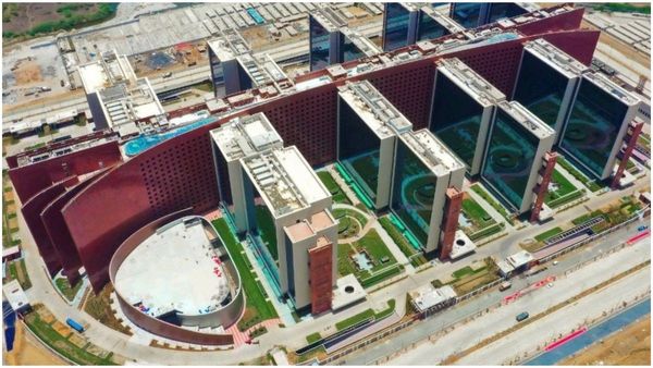 80 ವರ್ಷಗಳ ಪೆಂಟಗನ್ ದಾಖಲೆ ಉಡೀಸ್ : ವಿಶ್ವದ ಅತಿದೊಡ್ಡ ಕಚೇರಿ ಈಗ ಭಾರತದಲ್ಲಿ: ಎಲ್ಲಿದೆ, ವೆಚ್ಚ ಎಷ್ಟು ಗೊತ್ತಾ?