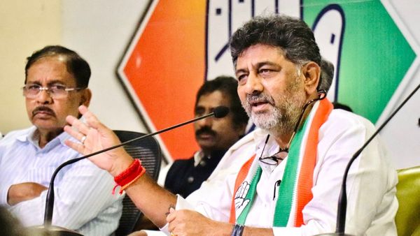 ವಿಧಾನಸೌಧದಲ್ಲಿ ಡಿಕೆ ಶಿವಕುಮಾರ್ ಪವರ್‌ ಗೇಮ್‌: ಸಿಎಂ ಕಚೇರಿ ಪಕ್ಕದಲ್ಲೇ ತಮಗೂ ಕಚೇರಿ ಬೇಕೆಂದ ಡಿಸಿಎಂ