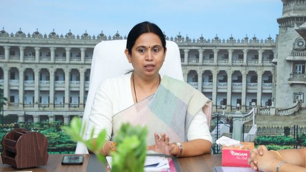 Gruha Lakshmi : 'ಗೃಹ ಲಕ್ಷ್ಮಿ' ಅರ್ಜಿ ಸ್ವೀಕರಿಸಲು ಮುಹೂರ್ತ ಫಿಕ್ಸ್: ಲಕ್ಷ್ಮಿ ಹೆಬ್ಬಾಳ್ಕರ್ ಮಹತ್ವದ ಮಾಹಿತಿ