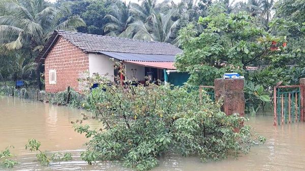 ಕಾರವಾರ: ಉಕ್ಕಿ ಹರಿಯುತ್ತಿರುವ ಗಂಗಾವಳಿ ನದಿ, ಅಂಕೋಲಾದಲ್ಲಿ ಹೆಚ್ಚಿದ ಪ್ರವಾಹ ಭೀತಿ
