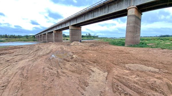 ಹೇಮಾವತಿ ನದಿಯ ಒಡಲು ಬಗೆಯುತ್ತಿರುವ ಮರಳು ದಂಧೆಕೋರರು!
