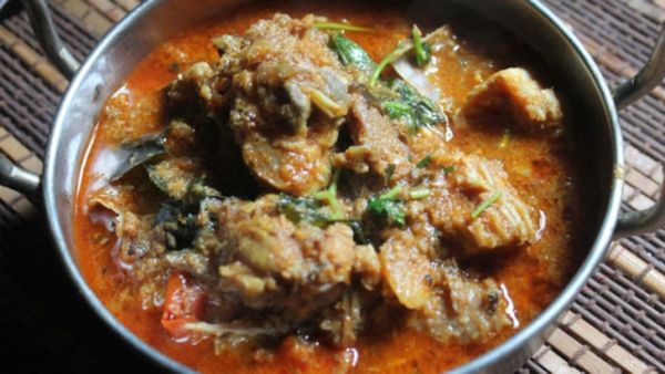 ನಾಟಿ ಕೋಳಿ ಸಾರು ಮನೆಯಲ್ಲೇ ತಯಾರಿಸುವ ಬಾ ಗುರು..... : ಹೋಟೆಲ್ ಸ್ಟೈಲ್ ಕರಿ ಬಾಯಿಚಪ್ಪರಿಸಿ ತಿನ್ನಿರಿ