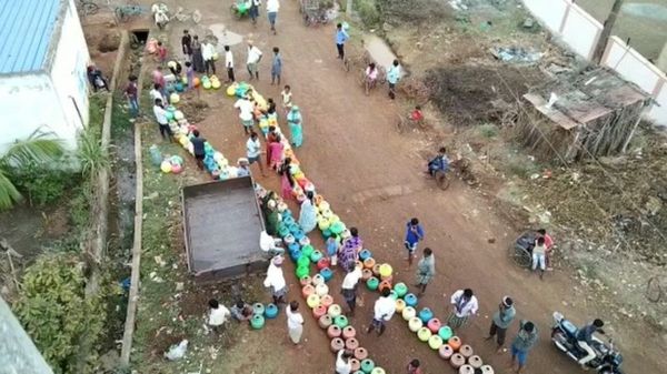 ಧಾರವಾಡದ ಬರೋಬ್ಬರಿ 77 ಗ್ರಾಮಗಳಲ್ಲಿ ಜಲ ಕ್ಷಾಮ: ಹನಿ ನೀರಿಗೂ ಜನರ ಸರ್ಕಸ್