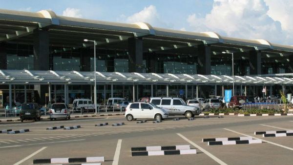 Bengaluru Airport: ಬೆಲ್ಟ್‌ ಒಳಗಡೆ ಅವಿಸಿಟ್ಟುಕೊಂಡಿದ್ದ ಕೇಜಿಗಟ್ಟಲೇ ಚಿನ್ನ ಜಪ್ತಿ