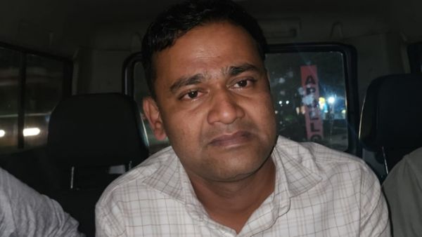 ಲಂಚ ಪಡೆದು ಎಸ್ಕೇಪ್: 15 ಕಿಲೋ ಮೀಟರ್ ಚೇಸ್ ಮಾಡಿ ಹಿಡಿದ ಲೋಕಾಯುಕ್ತ ಪೊಲೀಸರು