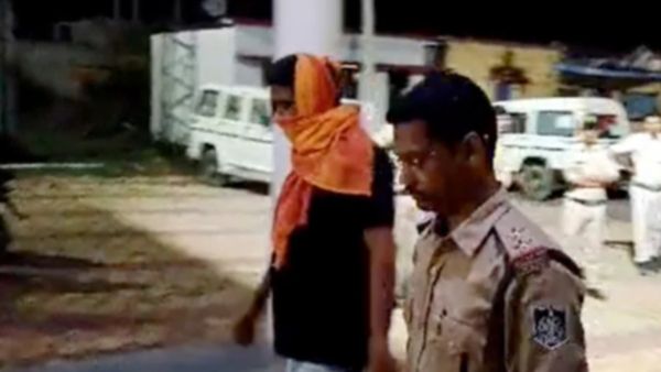 ಬುಡಕಟ್ಟು ಜನಾಂಗದವರ ಮೇಲೆ ಮೂತ್ರ ವಿಸರ್ಜನೆ ಮಾಡಿದ ಮಧ್ಯಪ್ರದೇಶದ ವ್ಯಕ್ತಿಯ ಬಂಧನ