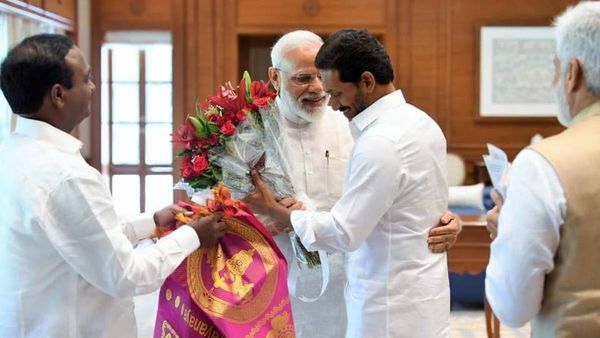 ಮೋದಿಗೆ ಜಗನ್‌ ಬಲ: ದೆಹಲಿ ಸುಗ್ರೀವಾಜ್ಞೆ, ಅವಿಶ್ವಾಸ ನಿರ್ಣಯ- ಬಿಜೆಪಿ ಬೆಂಬಲಿಸಲು ವೈಎಸ್ಆರ್ ಕಾಂಗ್ರೆಸ್ ನಿರ್ಧಾರ