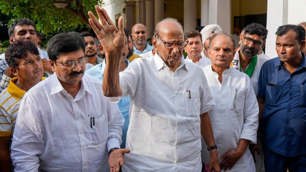 ಶರದ್ ಪವಾರ್ ನೇತೃತ್ವದ ಎನ್‌ಸಿಪಿಯಿಂದ ಬಂಡಾಯ ನಾಯಕರನ್ನು ಉಚ್ಛಾಟಿಸಿದ ಪಕ್ಷ