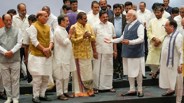 ಎನ್‌ಡಿಎ ಬೆಂಬಲಿಸಿದ 38 ಪಕ್ಷಗಳಲ್ಲಿ 24 ಪಕ್ಷಗಳಲ್ಲಿ ಒಬ್ಬ ಸಂಸದರೂ ಇಲ್ಲ!