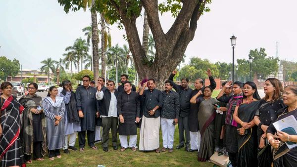 ಹಿಂಸಾಚಾರ ಪೀಡಿತ ಮಣಿಪುರಕ್ಕೆ ಈ ವಾರಾಂತ್ಯದಲ್ಲಿ ಭೇಟಿ ನೀಡಲಿರುವ ವಿಪಕ್ಷಗಳ ಸಂಸದರು