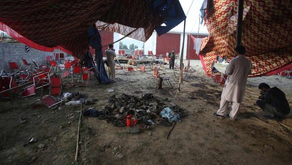 Bomb Blast: ಪಾಕಿಸ್ತಾನ ಬಾಂಬ್ ಸ್ಫೋಟದ ಹಿಂದೆ ಐಸಿಸ್ ಕೈವಾಡ!