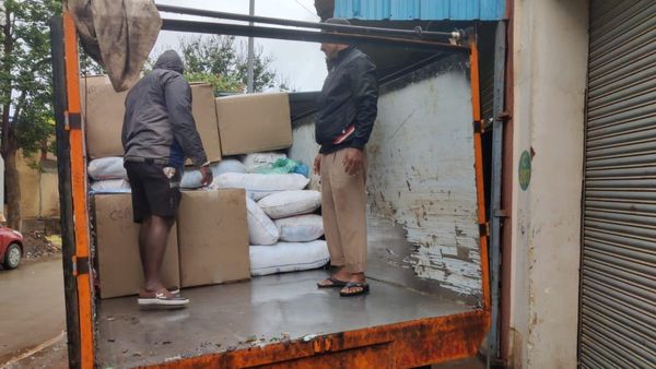 ಹುಬ್ಬಳ್ಳಿಯಲ್ಲಿ ಲಕ್ಷಾಂತರ ರೂ ಮೌಲ್ಯದ ಪ್ಲಾಸ್ಟಿಕ್ ಪತ್ತೆ: ಗೋಡೌನ್‌ ಸೀಜ್‌