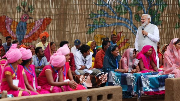 ಕಾಶಿಯಲ್ಲಿ 12,000 ಕೋಟಿ ರೂ.ಗಳ ಯೋಜನೆಗೆ ಚಾಲನೆ ನೀಡಲಿರುವ ಪ್ರಧಾನಿ ಮೋದಿ: ಬಿಜೆಪಿ ಕಾರ್ಯಕರ್ತರೊಂದಿಗೆ 'ಟಿಫಿನ್ ಪೇ ಚರ್ಚಾ'