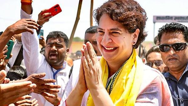 ಮಧ್ಯಪ್ರದೇಶದಲ್ಲಿ ಚುನಾವಣಾ ಪ್ರಚಾರ ಆರಂಭಿಸಿದ ಪ್ರಿಯಾಂಕಾ ಗಾಂಧಿ: ಸಿಂಧಿಯಾ ತವರಿನಿಂದಲೇ ಮತಬೇಟೆ