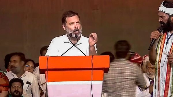 ಕೆಸಿಆರ್ ಪ್ರಧಾನಿ ಮೋದಿ ಅವರ ರಿಮೋಟ್ ಕಂಟ್ರೋಲ್ ಆಗಿದ್ದಾರೆ: ರಾಹುಲ್ ಗಾಂಧಿ