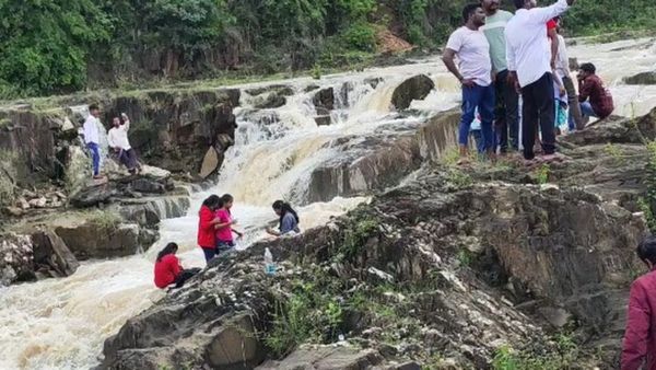 ಭಾರೀ ಮಳೆಯಿಂದ ನೀರ ಸಾಗರ ಜಲಾಶಯಕ್ಕೆ ಜೀವಕಳೆ: ಅಪಾಯ ಲೆಕ್ಕಿಸದೆ ಪ್ರವಾಸಿಗರ ಹುಚ್ಚಾಟ