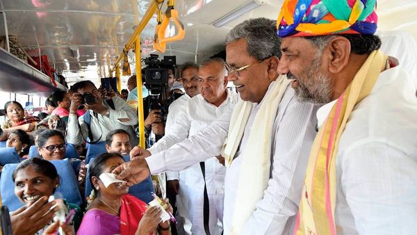 Shakti Scheme: ರಾಜ್ಯದಲ್ಲಿ ನೂರಾರು ಸಮಸ್ಯೆಗಳು ಸೃಷ್ಟಿ, ಮಾಸಿಕ 10,000 ಪರಿಹಾರ ಬೇಕೆಂದ ಆಟೋ ಚಾಲಕರು