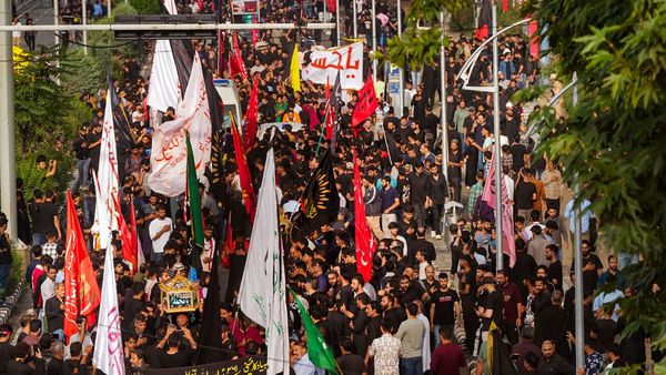 3 ದಶಕಗಳ ನಂತರ ಶ್ರೀನಗರದಲ್ಲಿ ಶಿಯಾ ಸಮುದಾಯದಿಂದ ಮೊಹರಂ ಮೆರವಣಿಗೆ!