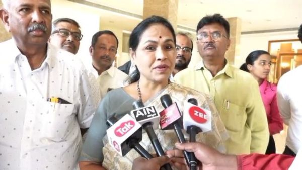 ಮಣಿಪುರ‌ ಅಷ್ಟೇ ಅಲ್ಲ, ‌ಪಶ್ಚಿಮ ಬಂಗಾಳ ಗಲಭೆ ಸಹ ಅಧಿವೇಶನದಲ್ಲಿ ಚರ್ಚೆ ಆಗಲಿ- ಶೋಭಾ ಕರಂದ್ಲಾಜೆ