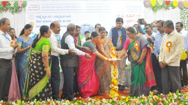 ರೇಷ್ಮೆ ಕೃಷಿ ಮೇಳ; ರೇಷ್ಮೆ ಕೃಷಿಯಿಂದ ರೈತರಿಗೆ ನಿಶ್ಚಿತ ಆದಾಯ