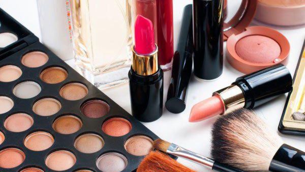 ಮೇಕಪ್ ವಸ್ತುಗಳಿಗಾಗಿ ಬರೋಬ್ಬರಿ 6 ತಿಂಗಳಲ್ಲಿ 5,000 ಕೋಟಿ ಖರ್ಚು ಮಾಡಿದ ಭಾರತೀಯರು!