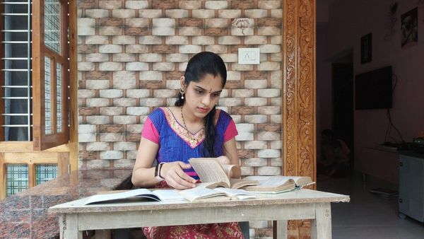 ತುಳು ಸಾಹಿತ್ಯಕ್ಕೆ ಹೊಸ ಮೈಲಿಗಲ್ಲು: ತುಳು ಲಿಪಿಯಲ್ಲಿ ಭಗವದ್ಗೀತೆ ರಚಿಸಿದ ಪುತ್ತೂರಿನ ಯುವತಿ