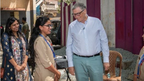 ಬೆಂಗಳೂರಿನ ಪೋಸ್ಟ್ ಮಾಸ್ಟರ್ ಕೆಲಸಕ್ಕೆ ಶತಕೋಟಿ ಒಡೆಯ ಫಿದಾ: ಭಾರತದ ಡಿಜಿಟಲೀಕರಣಕ್ಕೆ ಬಿಲ್ ಗೇಟ್ಸ್ ಮೆಚ್ಚುಗೆ