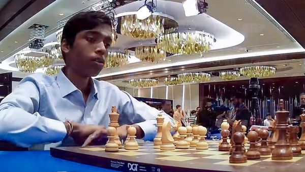 FIDE Chess World Cup Final: ಪ್ರಗ್ನಾನಂದಗೆ ನಿರಾಸೆ ವಿಶ್ವಕಪ್ ಗೆದ್ದ ಕಾರ್ಲ್‌ಸನ್