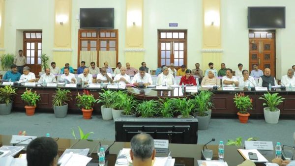 All Party Meeting: ಸರ್ವಪಕ್ಷ ಸಭೆಗೆ ಯಾರು ಹಾಜರ್‌? ಯಾರು ಗೈರು? ಇಲ್ಲಿದೆ ಮಾಹಿತಿ