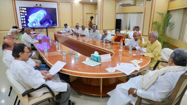 ಸೌಜನ್ಯ ಪ್ರಕರಣವನ್ನು ಮರುತನಿಖೆಗೆ ಸಾಹಿತಿಗಳಿಂದ ಒತ್ತಾಯ; ಸಿಎಂ ಸಿದ್ದರಾಮಯ್ಯ ಹೇಳಿದ್ದೇನು?