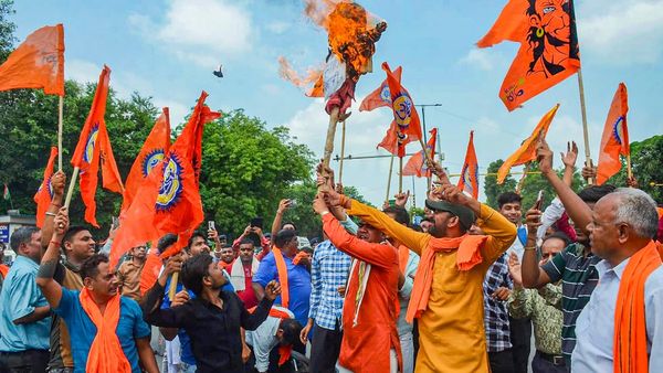 ವಿಎಚ್‌ಪಿ, ಬಜರಂಗದಳದ ರ‍್ಯಾಲಿಗಳನ್ನು ನಿಲ್ಲಿಸಲು ಸುಪ್ರೀಂ ಕೋರ್ಟ್‌ಗೆ ಅರ್ಜಿ, ಶೀಘ್ರದಲ್ಲೇ ವಿಚಾರಣೆ