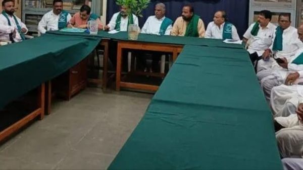 ಹುಬ್ಬಳ್ಳಿ: ಬರಗಾಲ ಘೋಷಣೆಗೆ ರಾಜ್ಯದ ಸರ್ಕಾರಕ್ಕೆ ರೈತ ಸಂಘ ಆಗ್ರಹ