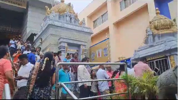 Shravana Shanivara 2023: ಗೋವಿಂದಾ.. ಗೋವಿಂದಾ..ಭಕ್ತಿಭಾವದಲ್ಲಿ ಮಿಂದೆದ್ದು ಶ್ರಾವಣ ಮಾಸ ಬರ ಮಾಡಿಕೊಂಡ ಭಕ್ತ ಗಣ