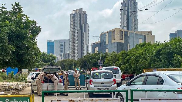 ಹರಿಯಾಣ ಕೋಮು ಘರ್ಷಣೆ: ಗುರುಗ್ರಾಮ್ ಪ್ರದೇಶಗಳಿಗೆ ಹರಡಿದ ಹಿಂಸಾಚಾರ, ದೆಹಲಿಯಲ್ಲಿ ಹೈ ಅಲರ್ಟ್!