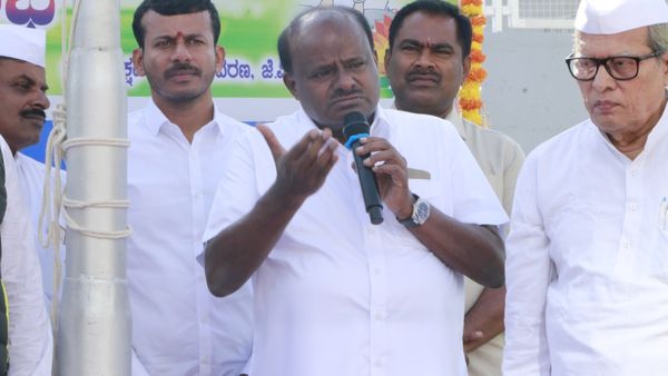 ಸ್ಟಾಲಿನ್ ನಿಮ್ಮ ಸ್ನೇಹಿತರೇ ಅಲ್ಲವೇ? ಮೇಕೆದಾಟು ಅಣೆಕಟ್ಟು ಕಟ್ಟಿ: ಡಿಕೆಶಿಗೆ ಎಚ್‌ಡಿಕೆ ಸವಾಲ್‌