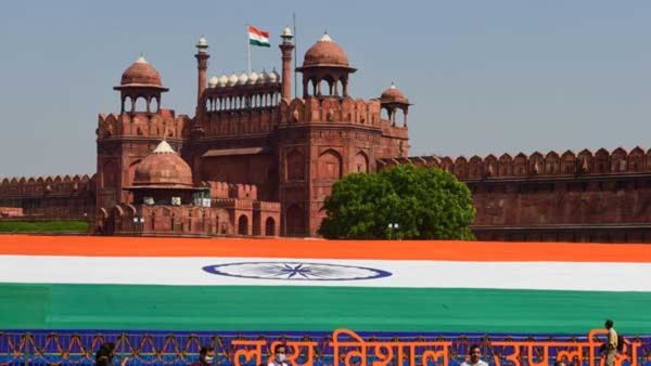 Independence Day 2023: ಮಧುವಣಗಿತ್ತಿಯಂತೆ ಸಿಂಗಾರಗೊಂಡ ಕೆಂಪು ಕೋಟೆ: ಪೊಲೀಸ್ ಭದ್ರತೆ ಹೆಚ್ಚಳ!