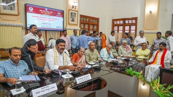 ರವೀಂದ್ರ ಕಲಾಕ್ಷೇತ್ರದ ಆವರಣದಲ್ಲಿ ನಾಡದೇವತೆಯ ಕಂಚಿನ ಪ್ರತಿಮೆ ಪ್ರತಿಷ್ಠಾಪಿಸಲು ನಿರ್ಧಾರ