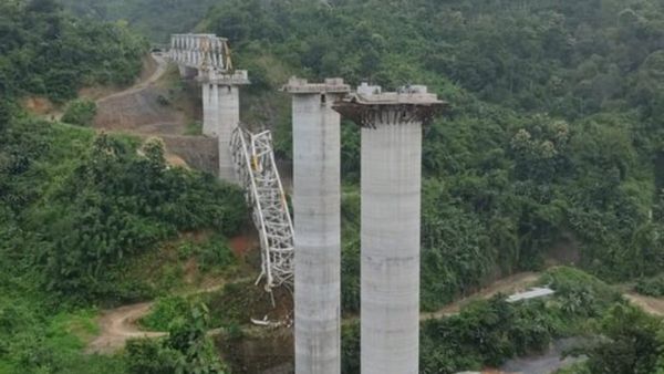 ನಿರ್ಮಾಣ ಹಂತದ ರೈಲ್ವೆ ಸೇತುವೆ ಕುಸಿತ: ಮಿಜೋರಾಂನಲ್ಲಿ ಕನಿಷ್ಠ 17 ಮಂದಿ ಸಾವು- ಹಲವರು ಸಿಲುಕಿರುವ ಶಂಕೆ