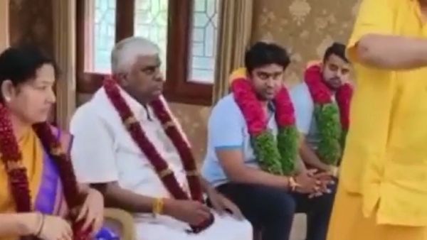 HD Revanna: ತೆಲಂಗಾಣದ ಖ್ಯಾತ ಜ್ಯೊತಿಷಿ ಮನೆಗೆ ಭೇಟಿ ನೀಡಿದ ಎಚ್‌.ಡಿ.ರೇವಣ್ಣ ಕುಟುಂಬ