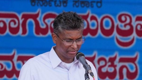 ಗೃಹ ಲಕ್ಷ್ಮಿ ಯೋಜನೆ ಉದ್ಘಾಟನೆ ಮೈಸೂರಿಗೆ ಸ್ಥಳಾಂತರ: ಸತೀಶ್ ಜಾರಕಿಹೊಳಿ ಅಸಮಾಧಾನ